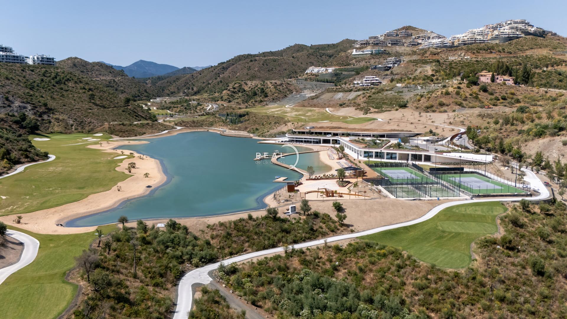 El Lago Club: A Lake in the Hills Above Marbella